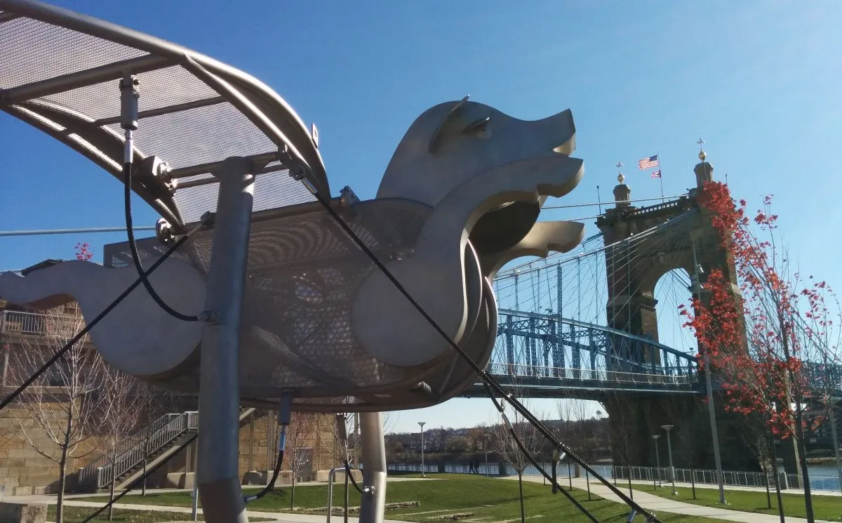 Cincinnati flying pig (1200px)
